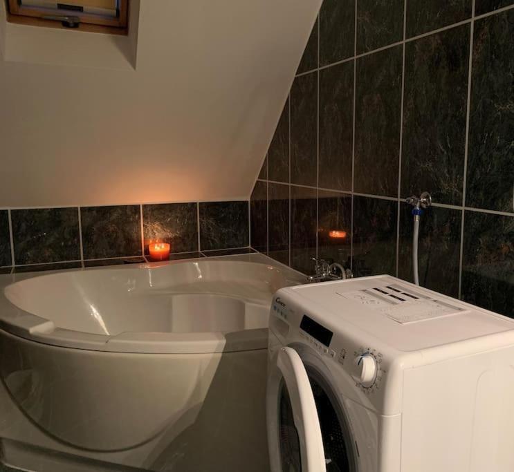 Hangulatos Tarsashazi Apartman Pecs Belvarosaban Exterior foto